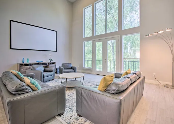 Eado Houston Home, Walk To Convention Center!